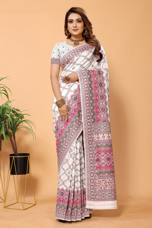 Elegant White & Maroon Pashmina Kashmiri Jacquard Silk Saree: Classic Sophistication