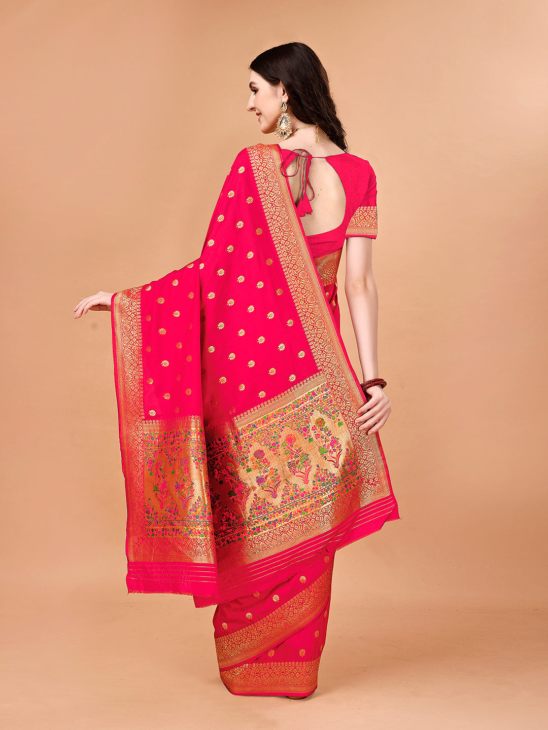 Chic Viscose Nylon Saree with Matching Blouse Piece: Effortless Elegance