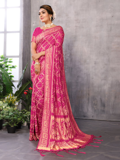 Misco Gaji Dandiya Pallu Pink Bandhej Bandhani Saree