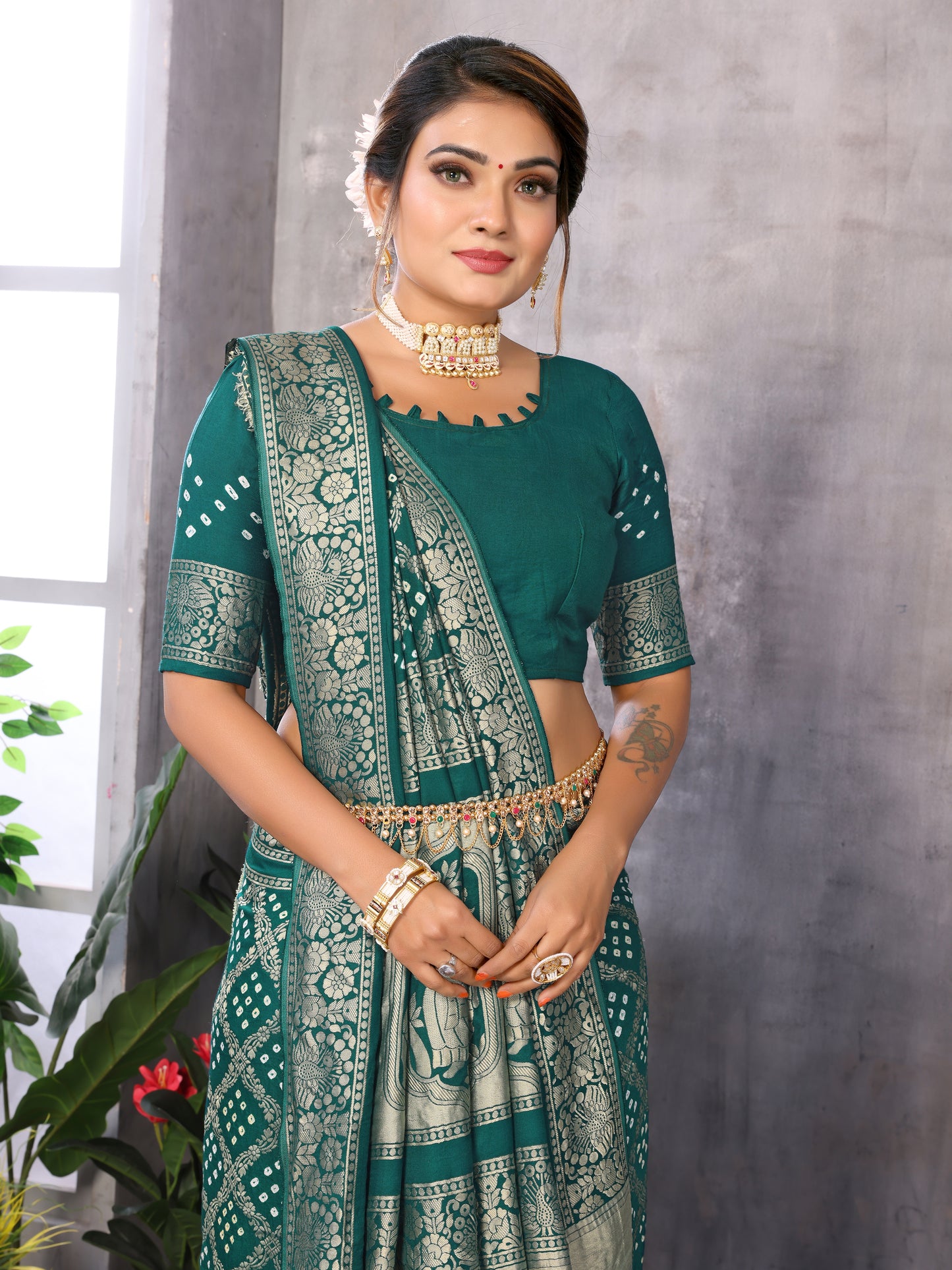 Misco Gaji Dandiya Pallu Rama Green Bandhej Bandhani Saree