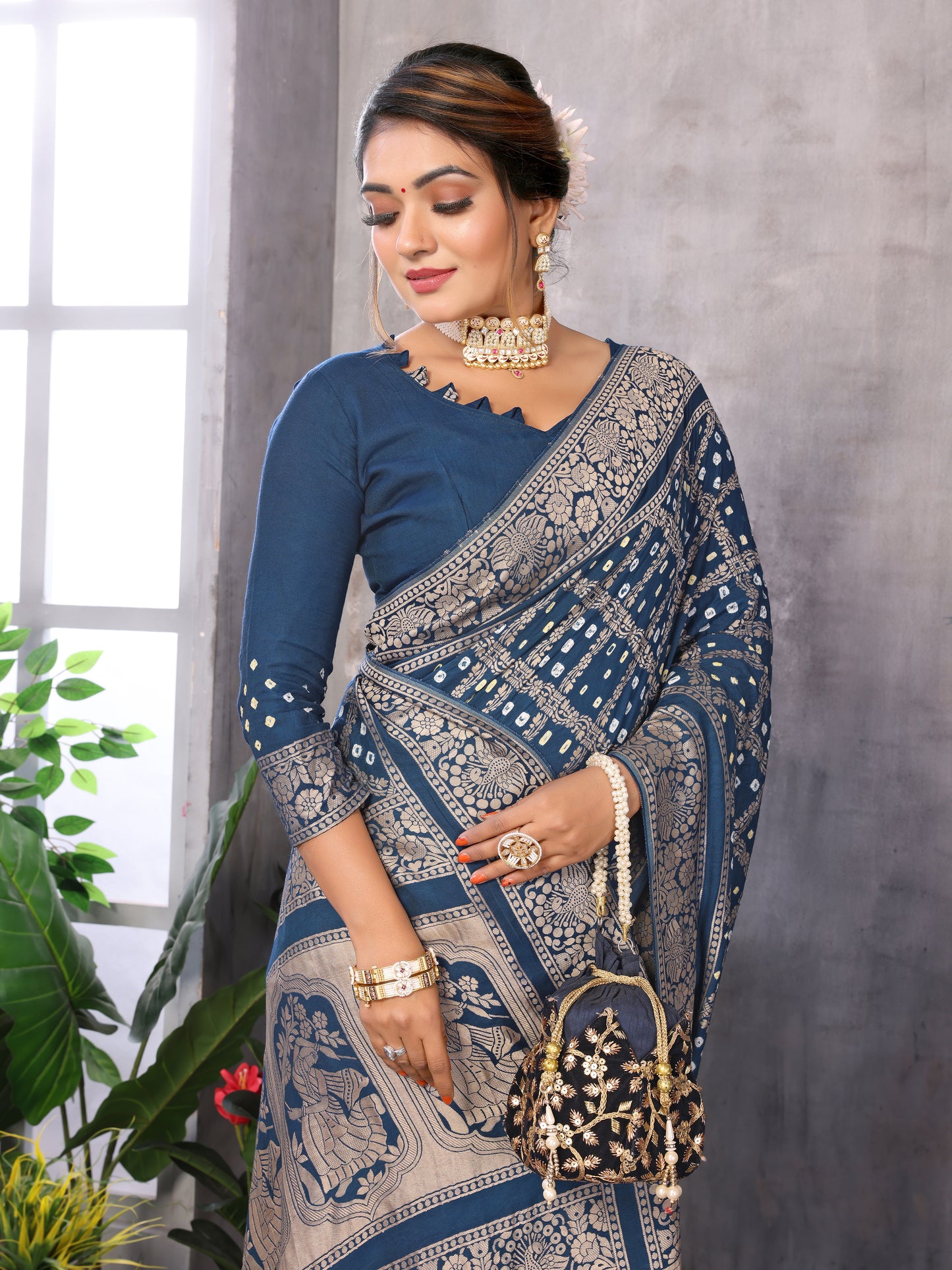 Misco Gaji Dandiya Pallu Indigo Bandhej Bandhani Saree