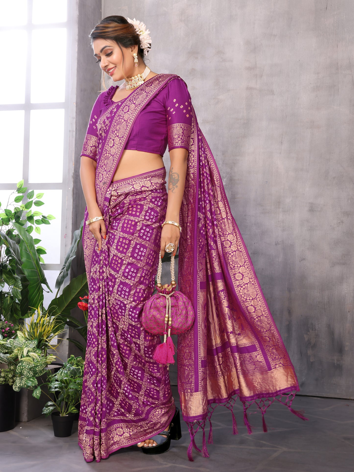 Misco Gaji Dandiya Pallu Purple Bandhej Bandhani Saree